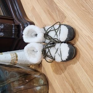 YVES SOLOMON MOON BOOTS